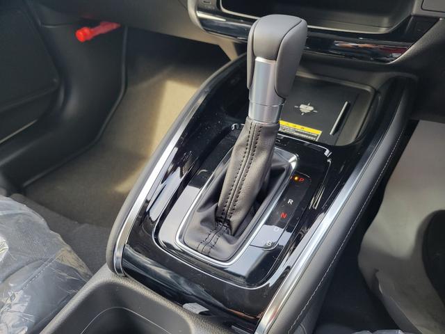 ヴェゼル ｅ：ＨＥＶＺ　Ｈｏｎｄａ　ＣＯＮＮＥＣＴディスプレー　Ｂｌｕｅｔｏｏｔｈ接続　ＥＴＣ２．０　ワイヤレス充電器　運転席＆助手席シートヒーター　パワーテールゲート　ブラインドスポットインフォメーション（35枚目）
