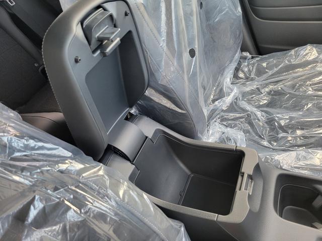ヴェゼル ｅ：ＨＥＶＺ　Ｈｏｎｄａ　ＣＯＮＮＥＣＴディスプレー　Ｂｌｕｅｔｏｏｔｈ接続　ＥＴＣ２．０　ワイヤレス充電器　運転席＆助手席シートヒーター　パワーテールゲート　ブラインドスポットインフォメーション（36枚目）