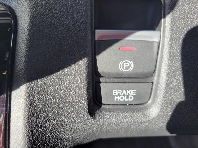 Ｎ－ＢＯＸカスタム ターボ　９インチＨｏｎｄａＣＯＮＮＥＣＴナビ　Ｂｌｕｅｔｏｏｔｈ接続　ＬＥＤフォグライト　純正音声ＥＴＣ　運転席＆助手席シートヒーター　オートリトラミラー　両側パワースライドドア　革巻ステアリング（31枚目）