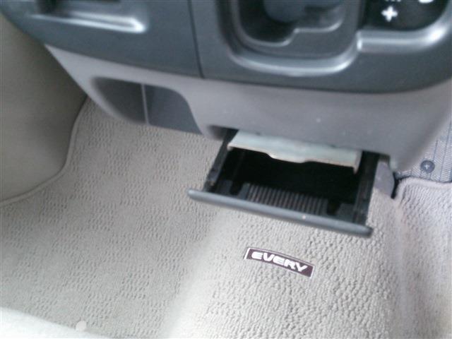 エブリイ ＰＡ　ドアバイザー・集中ドアロック・両側スライドドア・エアコン・パワーステアリング・ダブルエアバッグ・ＡＭ／ＦＭラジオ・レベライザー・取扱説明書・・（11枚目）