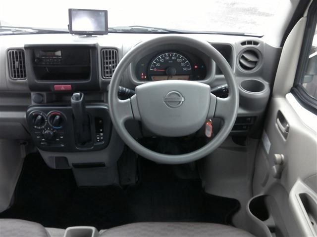 NV100クリッパーバン DX ハイルーフ 5AGS ポータブルナビ・ドラレコ・キーレス・2nd発進・セキュリティ・両側スライドドア・エアコン・パワステ・ダブルエアバッグ・ABS・保証書・取扱説明書・・(4枚目)