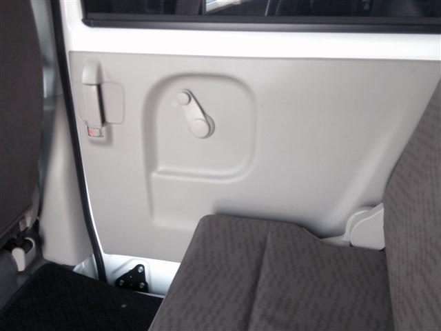 NV100クリッパーバン DX ハイルーフ 5AGS ポータブルナビ・ドラレコ・キーレス・2nd発進・セキュリティ・両側スライドドア・エアコン・パワステ・ダブルエアバッグ・ABS・保証書・取扱説明書・・(21枚目)