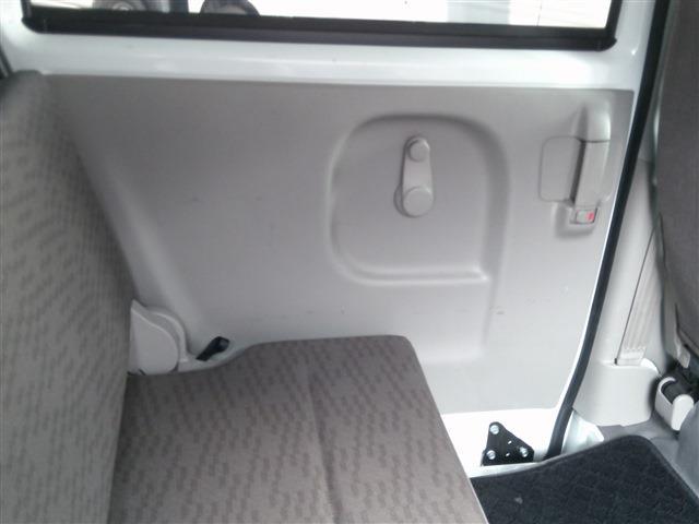 NV100クリッパーバン DX ハイルーフ 5AGS ポータブルナビ・ドラレコ・キーレス・2nd発進・セキュリティ・両側スライドドア・エアコン・パワステ・ダブルエアバッグ・ABS・保証書・取扱説明書・・(23枚目)