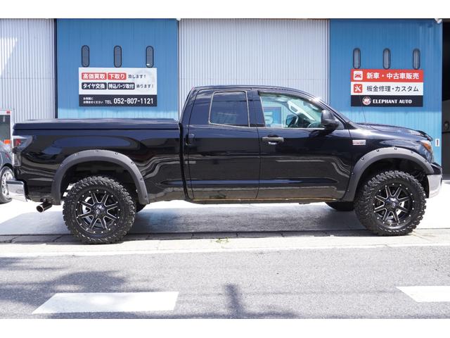 タンドラ ダブルキャブ　ＳＲ５　２０１０ｙモデル・リフトアップ・ＦＵＥＬ２０インチアルミ・オーバーフェンダー・ギブソンマフラー・フロント／サイド／バックモニター・外ヘッドライト・外テールランプ・アルパイン８インチナビ・地デジ・ＥＴＣ（11枚目）