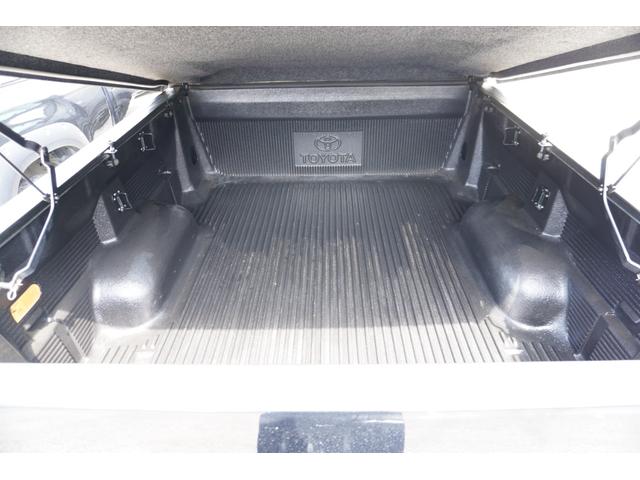 タンドラ ダブルキャブ　ＳＲ５　２０１０ｙモデル・リフトアップ・ＦＵＥＬ２０インチアルミ・オーバーフェンダー・ギブソンマフラー・フロント／サイド／バックモニター・外ヘッドライト・外テールランプ・アルパイン８インチナビ・地デジ・ＥＴＣ（12枚目）