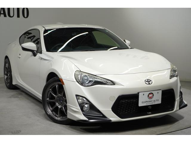 ８６ ＧＴ　ユーザー様買取車両・ＴＲＤフルエアロ＆マフラー・ＥＣＬＩＰＳナビ・ＥＮＫＥＩ１８インチホイール・ミラー型前後ドラレコ・ＩＮＴＥＣステアリングホイール・クルーズコントロール・バックカメラ・地デジ・ＥＴＣ（3枚目）