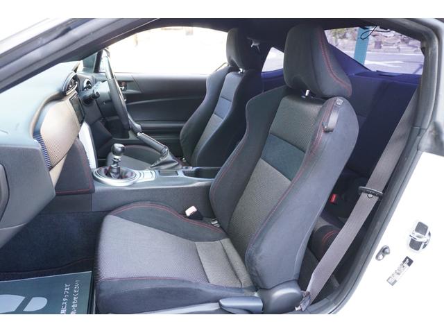 ８６ ＧＴ　ユーザー様買取車両・ＴＲＤフルエアロ＆マフラー・ＥＣＬＩＰＳナビ・ＥＮＫＥＩ１８インチホイール・ミラー型前後ドラレコ・ＩＮＴＥＣステアリングホイール・クルーズコントロール・バックカメラ・地デジ・ＥＴＣ（6枚目）