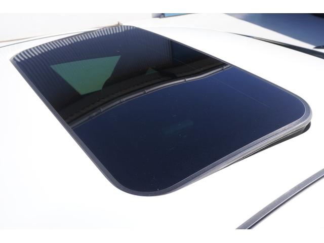 スカイライン ３７０ＧＴ　タイプＳＰ　電動サンルーフ・本革シート・純正ナビ・オプションバンパー・フジツボマフラー・純正１９インチアルミホイール・木目調パネル・前後対向キャリパー・インフィニティエンブレム・ブラックグリル・シートヒーター（29枚目）