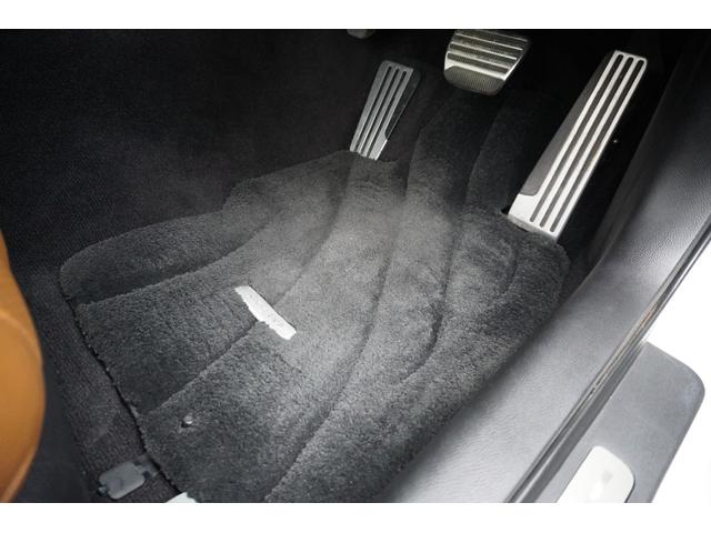 スカイライン ３７０ＧＴ　タイプＳＰ　電動サンルーフ・本革シート・純正ナビ・オプションバンパー・フジツボマフラー・純正１９インチアルミホイール・木目調パネル・前後対向キャリパー・インフィニティエンブレム・ブラックグリル・シートヒーター（47枚目）