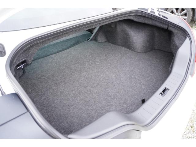 スカイライン ３７０ＧＴ　タイプＳＰ　電動サンルーフ・本革シート・純正ナビ・オプションバンパー・フジツボマフラー・純正１９インチアルミホイール・木目調パネル・前後対向キャリパー・インフィニティエンブレム・ブラックグリル・シートヒーター（75枚目）