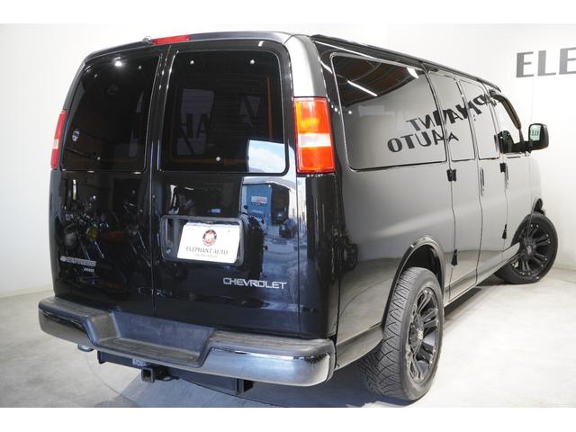 シボレーエクスプレス ベースグレード ユーザー様買取車両・オートチェック済み・社外ナビ・14インチフリップダウンモニター・ヒッチメンバー・KMC20インチホイール・ミラー型前後ドラレコ・バックカメラ・パワーシート・クルコン・ETC・地デジ(2枚目)