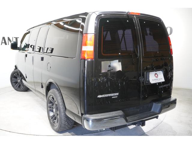 シボレーエクスプレス ベースグレード ユーザー様買取車両・オートチェック済み・社外ナビ・14インチフリップダウンモニター・ヒッチメンバー・KMC20インチホイール・ミラー型前後ドラレコ・バックカメラ・パワーシート・クルコン・ETC・地デジ(4枚目)