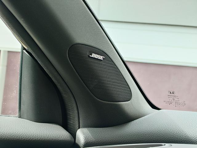 ＺＲ－Ｖ ｅ：ＨＥＶ　Ｚ特別仕様車ブラックスタイル　当店試乗車　９インチナビ　クリアランスソナー　オートクルーズコントロール　レーンアシスト　パワーシート　衝突被害軽減システム　オートライト　ＬＥＤヘッドランプ　電動格納ミラー　シートヒーター（32枚目）