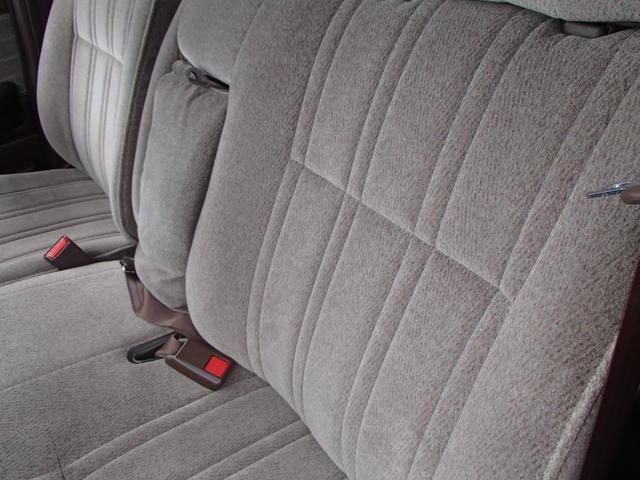 セドリックワゴン SGLリミテッド ★ベンチシート★コラムシフト★三列シート★ ★ベンチシート★コラムシフト★三列シート★8人乗り★ETC★電動アンテナ★ウッドパネル★前後メッキバンパー★メッキサイドミラー★ウッドデカール★電各ミラー★メッキドアバイザー★タイミングベルト交換済み(43枚目)