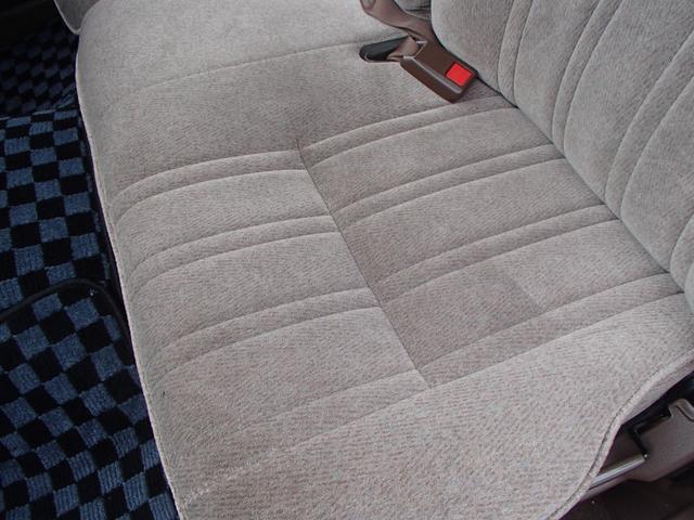 セドリックワゴン SGLリミテッド ★ベンチシート★コラムシフト★三列シート★ ★ベンチシート★コラムシフト★三列シート★8人乗り★ETC★電動アンテナ★ウッドパネル★前後メッキバンパー★メッキサイドミラー★ウッドデカール★電各ミラー★メッキドアバイザー★タイミングベルト交換済み(44枚目)