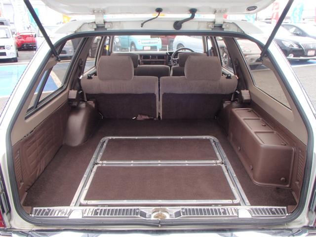 セドリックワゴン SGLリミテッド ★ベンチシート★コラムシフト★三列シート★ ★ベンチシート★コラムシフト★三列シート★8人乗り★ETC★電動アンテナ★ウッドパネル★前後メッキバンパー★メッキサイドミラー★ウッドデカール★電各ミラー★メッキドアバイザー★タイミングベルト交換済み(46枚目)