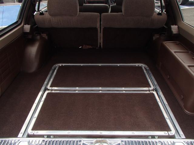 セドリックワゴン SGLリミテッド ★ベンチシート★コラムシフト★三列シート★ ★ベンチシート★コラムシフト★三列シート★8人乗り★ETC★電動アンテナ★ウッドパネル★前後メッキバンパー★メッキサイドミラー★ウッドデカール★電各ミラー★メッキドアバイザー★タイミングベルト交換済み(47枚目)