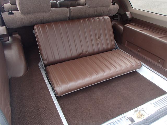 セドリックワゴン SGLリミテッド ★ベンチシート★コラムシフト★三列シート★ ★ベンチシート★コラムシフト★三列シート★8人乗り★ETC★電動アンテナ★ウッドパネル★前後メッキバンパー★メッキサイドミラー★ウッドデカール★電各ミラー★メッキドアバイザー★タイミングベルト交換済み(51枚目)