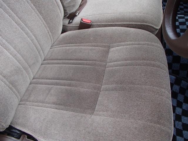 セドリックワゴン SGLリミテッド ★ベンチシート★コラムシフト★三列シート★ ★ベンチシート★コラムシフト★三列シート★8人乗り★ETC★電動アンテナ★ウッドパネル★前後メッキバンパー★メッキサイドミラー★ウッドデカール★電各ミラー★メッキドアバイザー★タイミングベルト交換済み(55枚目)