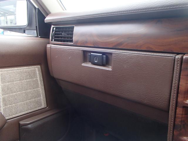 セドリックワゴン SGLリミテッド ★ベンチシート★コラムシフト★三列シート★ ★ベンチシート★コラムシフト★三列シート★8人乗り★ETC★電動アンテナ★ウッドパネル★前後メッキバンパー★メッキサイドミラー★ウッドデカール★電各ミラー★メッキドアバイザー★タイミングベルト交換済み(59枚目)