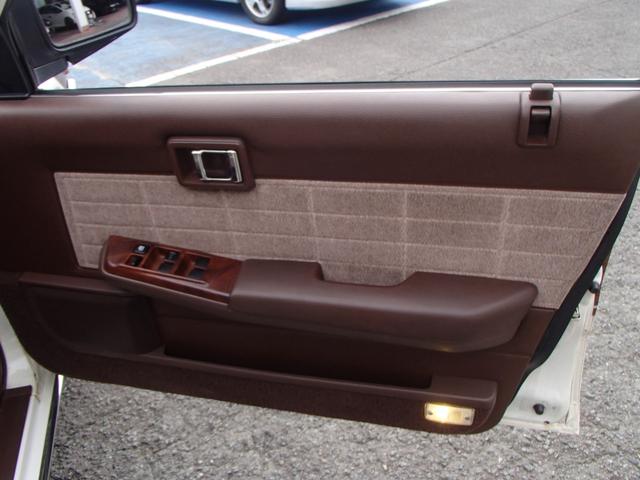 セドリックワゴン SGLリミテッド ★ベンチシート★コラムシフト★三列シート★ ★ベンチシート★コラムシフト★三列シート★8人乗り★ETC★電動アンテナ★ウッドパネル★前後メッキバンパー★メッキサイドミラー★ウッドデカール★電各ミラー★メッキドアバイザー★タイミングベルト交換済み(76枚目)