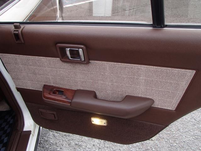 セドリックワゴン SGLリミテッド ★ベンチシート★コラムシフト★三列シート★ ★ベンチシート★コラムシフト★三列シート★8人乗り★ETC★電動アンテナ★ウッドパネル★前後メッキバンパー★メッキサイドミラー★ウッドデカール★電各ミラー★メッキドアバイザー★タイミングベルト交換済み(78枚目)