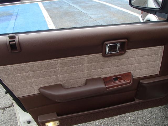 セドリックワゴン SGLリミテッド ★ベンチシート★コラムシフト★三列シート★ ★ベンチシート★コラムシフト★三列シート★8人乗り★ETC★電動アンテナ★ウッドパネル★前後メッキバンパー★メッキサイドミラー★ウッドデカール★電各ミラー★メッキドアバイザー★タイミングベルト交換済み(79枚目)