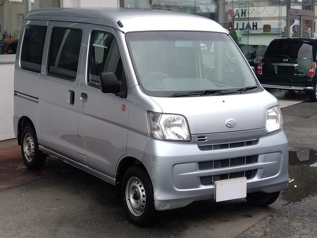 ハイゼットカーゴ デラックス５５ｔｈアニバーサリーゴールドエディション★４ＷＤ　バックカメラ　ハイルーフ　切替４ＷＤ　両側スライドドア　ＥＴＣ　キーレス　パワーウィンドウ　オーバーヘッドシェルフ　車検Ｒ９年２月迄　試乗出来ます　オートマチック（72枚目）