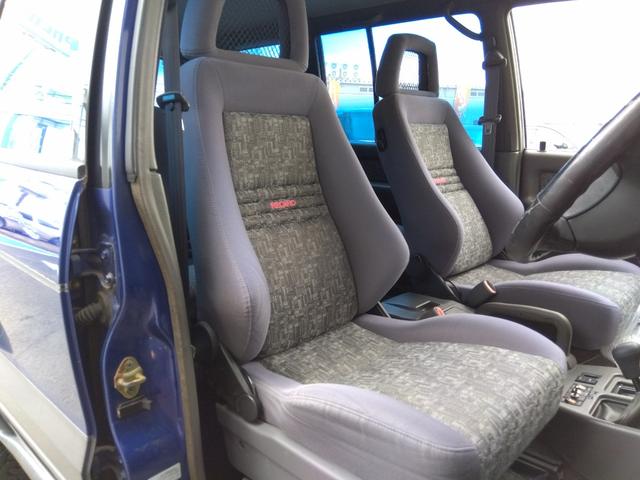 ビッグホーン プレジールＩＩ　ロング★ディーゼルターボ★実走行★ワンオーナ　ルーフレール　背面タイヤ　レカロシート　シートヒーター　切替４ＷＤ　Ｂｌｕｅｔｏｏｔｈオーディオ　ドラレコ　ＥＴＣ　ターボタイマー　ＢＦＧＯＯＤＲＩＣＨホワイトレタータイヤ　ワンオーナー　ディーゼル（16枚目）