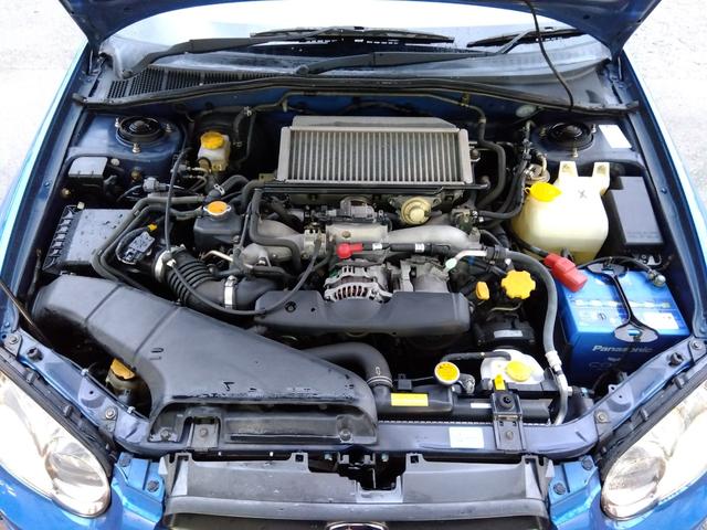 インプレッサ ＷＲＸ　２００４　Ｖリミテッド★インタークーラーターボ★　★ターボモデル★４ＷＤ★Ｅ型★ＳＴＩフロントスポイラー★ＳＴＩゲノムマフラー★大型リアスポイラー★純正ＲＡＹＳ１７インチホイール★特別仕様車専用内装★キーレスキー★ＨＩＤ／ヘッドライト★ステアシフト★（37枚目）