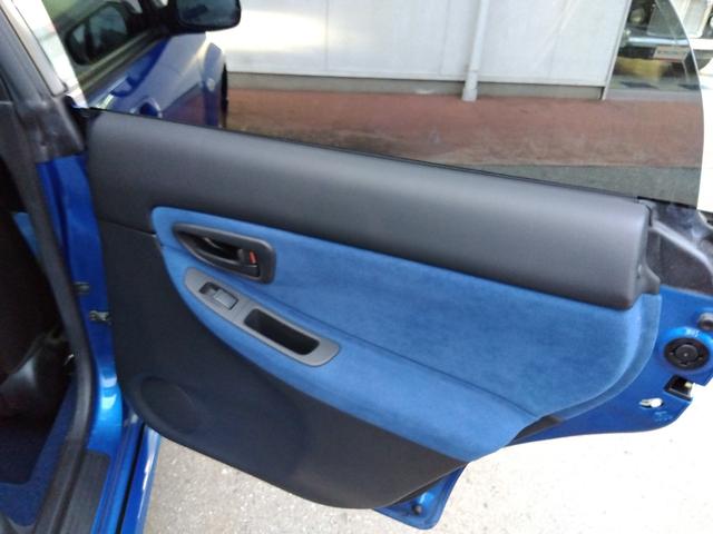 インプレッサ ＷＲＸ　２００４　Ｖリミテッド★インタークーラーターボ★　★ターボモデル★４ＷＤ★Ｅ型★ＳＴＩフロントスポイラー★ＳＴＩゲノムマフラー★大型リアスポイラー★純正ＲＡＹＳ１７インチホイール★特別仕様車専用内装★キーレスキー★ＨＩＤ／ヘッドライト★ステアシフト★（54枚目）