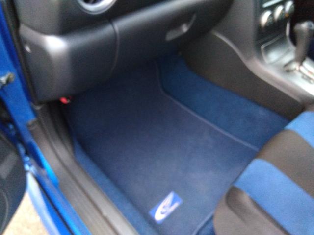 インプレッサ ＷＲＸ　２００４　Ｖリミテッド★インタークーラーターボ★　★ターボモデル★４ＷＤ★Ｅ型★ＳＴＩフロントスポイラー★ＳＴＩゲノムマフラー★大型リアスポイラー★純正ＲＡＹＳ１７インチホイール★特別仕様車専用内装★キーレスキー★ＨＩＤ／ヘッドライト★ステアシフト★（57枚目）