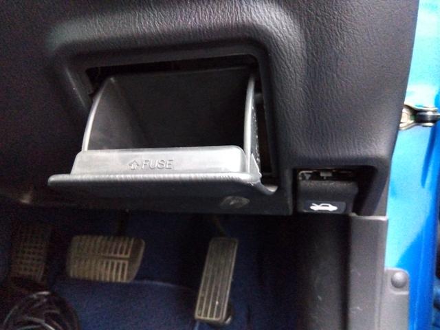 インプレッサ ＷＲＸ　２００４　Ｖリミテッド★インタークーラーターボ★　★ターボモデル★４ＷＤ★Ｅ型★ＳＴＩフロントスポイラー★ＳＴＩゲノムマフラー★大型リアスポイラー★純正ＲＡＹＳ１７インチホイール★特別仕様車専用内装★キーレスキー★ＨＩＤ／ヘッドライト★ステアシフト★（77枚目）