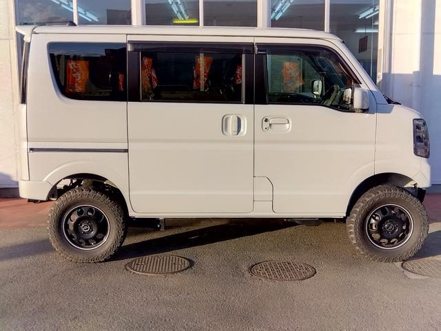 エブリイワゴン ＰＺターボ４ＷＤ★パワースライド★３５ＭＭリフトアップ★　★プラスラインバンパー★スキッドプレート★アルミホイール★Ｍ／Ｔタイヤ★黒革調シート★８型ナビ★フルセグ★バックカメラ★ベッドキット★リフトアップ★パワスラ★ＨＩＤライト★ＬＥＤフォグ★社外マフラー★（22枚目）