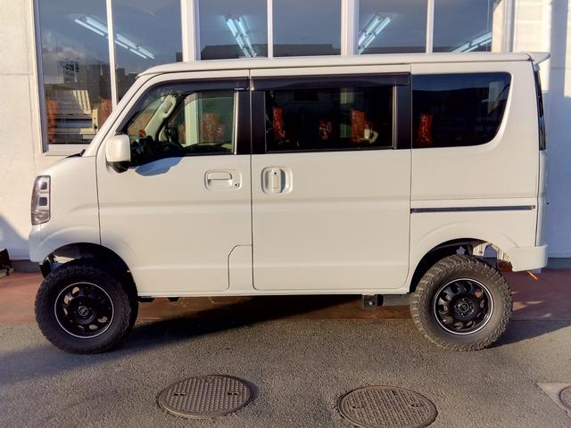 エブリイワゴン ＰＺターボ４ＷＤ★パワースライド★３５ＭＭリフトアップ★　★プラスラインバンパー★スキッドプレート★アルミホイール★Ｍ／Ｔタイヤ★黒革調シート★８型ナビ★フルセグ★バックカメラ★ベッドキット★リフトアップ★パワスラ★ＨＩＤライト★ＬＥＤフォグ★社外マフラー★（27枚目）