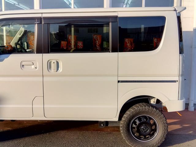 エブリイワゴン ＰＺターボ４ＷＤ★パワースライド★３５ＭＭリフトアップ★　★プラスラインバンパー★スキッドプレート★アルミホイール★Ｍ／Ｔタイヤ★黒革調シート★８型ナビ★フルセグ★バックカメラ★ベッドキット★リフトアップ★パワスラ★ＨＩＤライト★ＬＥＤフォグ★社外マフラー★（29枚目）