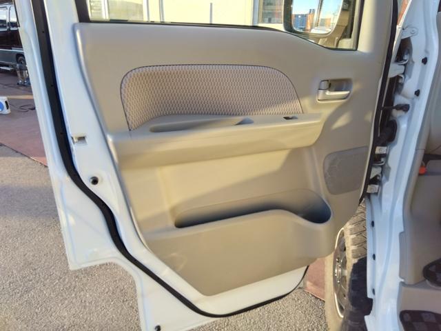 エブリイワゴン ＰＺターボ４ＷＤ★パワースライド★３５ＭＭリフトアップ★　★プラスラインバンパー★スキッドプレート★アルミホイール★Ｍ／Ｔタイヤ★黒革調シート★８型ナビ★フルセグ★バックカメラ★ベッドキット★リフトアップ★パワスラ★ＨＩＤライト★ＬＥＤフォグ★社外マフラー★（45枚目）