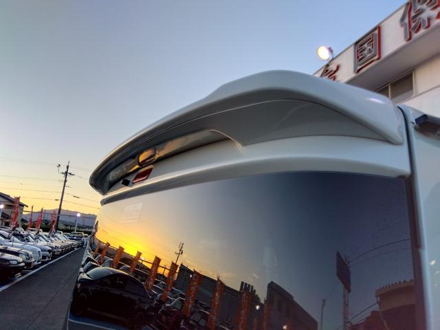 エブリイワゴン ＰＺターボ４ＷＤ★パワースライド★３５ＭＭリフトアップ★　★プラスラインバンパー★スキッドプレート★アルミホイール★Ｍ／Ｔタイヤ★黒革調シート★８型ナビ★フルセグ★バックカメラ★ベッドキット★リフトアップ★パワスラ★ＨＩＤライト★ＬＥＤフォグ★社外マフラー★（65枚目）