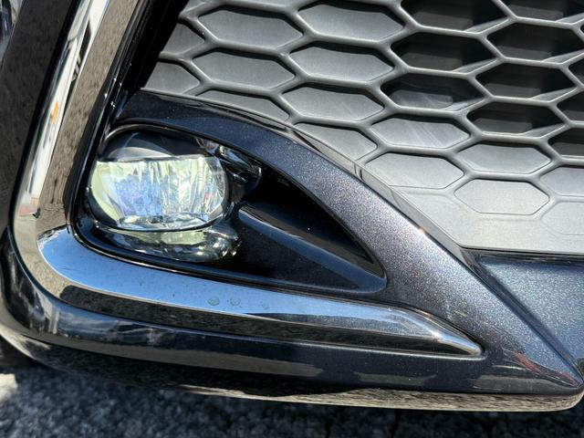 ★トヨタセーフティーセンス★スマートキー★プッシュスタート★ハーフレザーシート★アダプティブクルーズコントロール★パドルシフト★ＬＥＤ／オートライト★フォグ★ステアリングスイッチ★純正メッキホイール★