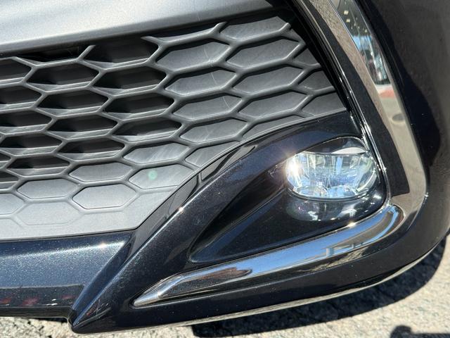 ★トヨタセーフティーセンス★スマートキー★プッシュスタート★ハーフレザーシート★アダプティブクルーズコントロール★パドルシフト★ＬＥＤ／オートライト★フォグ★ステアリングスイッチ★純正メッキホイール★