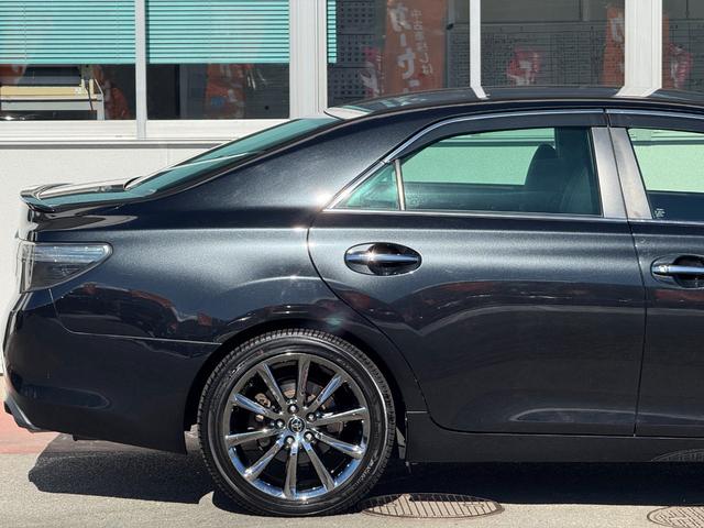 ★トヨタセーフティーセンス★スマートキー★プッシュスタート★ハーフレザーシート★アダプティブクルーズコントロール★パドルシフト★ＬＥＤ／オートライト★フォグ★ステアリングスイッチ★純正メッキホイール★