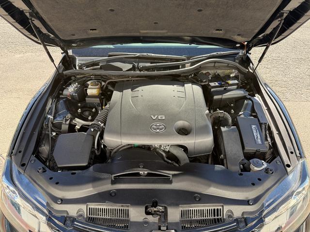 ★トヨタセーフティーセンス★スマートキー★プッシュスタート★ハーフレザーシート★アダプティブクルーズコントロール★パドルシフト★ＬＥＤ／オートライト★フォグ★ステアリングスイッチ★純正メッキホイール★