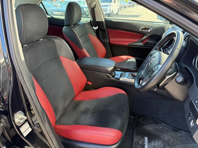 ★トヨタセーフティーセンス★スマートキー★プッシュスタート★ハーフレザーシート★アダプティブクルーズコントロール★パドルシフト★ＬＥＤ／オートライト★フォグ★ステアリングスイッチ★純正メッキホイール★