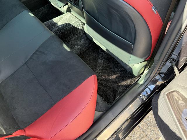 ★トヨタセーフティーセンス★スマートキー★プッシュスタート★ハーフレザーシート★アダプティブクルーズコントロール★パドルシフト★ＬＥＤ／オートライト★フォグ★ステアリングスイッチ★純正メッキホイール★