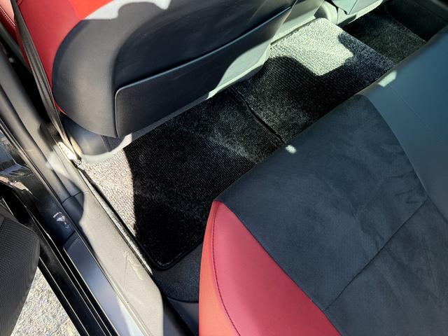 ★トヨタセーフティーセンス★スマートキー★プッシュスタート★ハーフレザーシート★アダプティブクルーズコントロール★パドルシフト★ＬＥＤ／オートライト★フォグ★ステアリングスイッチ★純正メッキホイール★