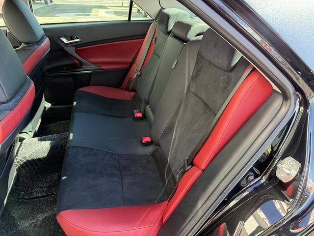 ★トヨタセーフティーセンス★スマートキー★プッシュスタート★ハーフレザーシート★アダプティブクルーズコントロール★パドルシフト★ＬＥＤ／オートライト★フォグ★ステアリングスイッチ★純正メッキホイール★