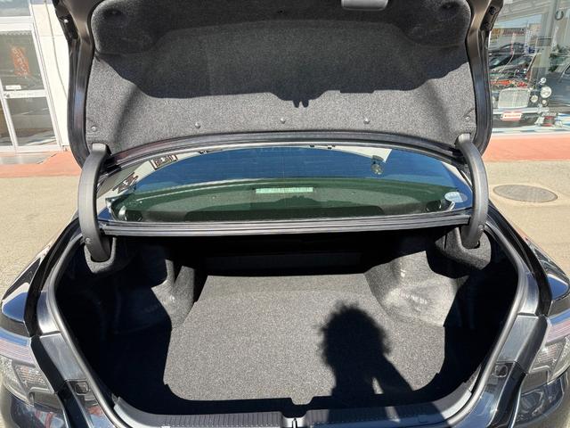 ★トヨタセーフティーセンス★スマートキー★プッシュスタート★ハーフレザーシート★アダプティブクルーズコントロール★パドルシフト★ＬＥＤ／オートライト★フォグ★ステアリングスイッチ★純正メッキホイール★