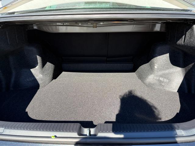 ★トヨタセーフティーセンス★スマートキー★プッシュスタート★ハーフレザーシート★アダプティブクルーズコントロール★パドルシフト★ＬＥＤ／オートライト★フォグ★ステアリングスイッチ★純正メッキホイール★