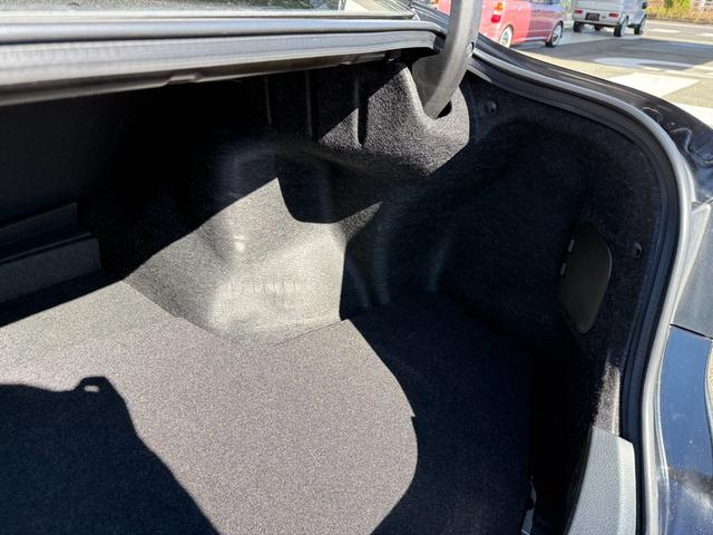 ★トヨタセーフティーセンス★スマートキー★プッシュスタート★ハーフレザーシート★アダプティブクルーズコントロール★パドルシフト★ＬＥＤ／オートライト★フォグ★ステアリングスイッチ★純正メッキホイール★