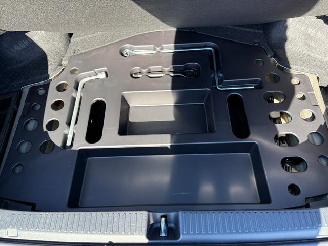 ★トヨタセーフティーセンス★スマートキー★プッシュスタート★ハーフレザーシート★アダプティブクルーズコントロール★パドルシフト★ＬＥＤ／オートライト★フォグ★ステアリングスイッチ★純正メッキホイール★